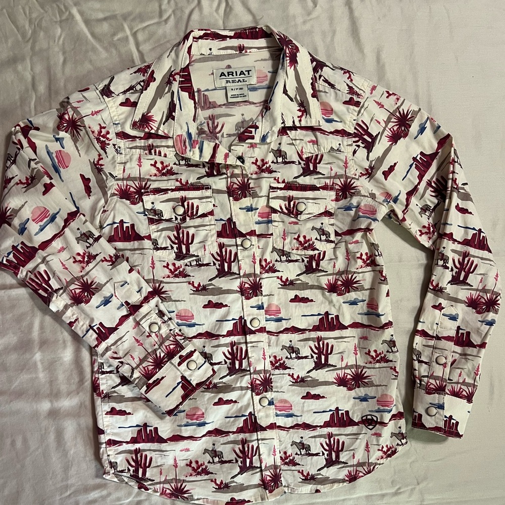 Ariat Girls button down. EUC. Sz S (8).